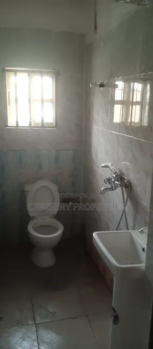 3bdrm Block of Flats in Unique Estate, Akute Ajuwon for rent