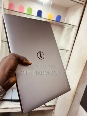 Laptop Dell Precision 15 5520 16GB Intel Xeon SSD 512GB
