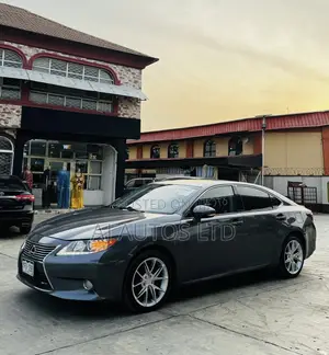 Lexus ES 2013 Black