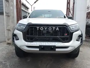 New Toyota Hilux 2024 White