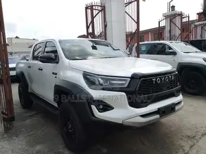 New Toyota Hilux 2024 White