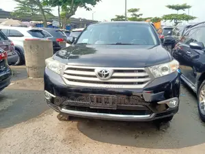 Toyota Highlander Limited 3.5l 4WD 2013 Black