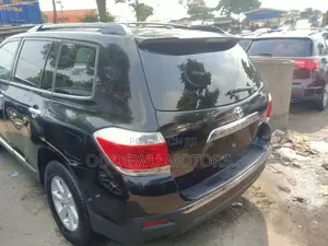 Toyota Highlander Limited 3.5l 4WD 2013 Black
