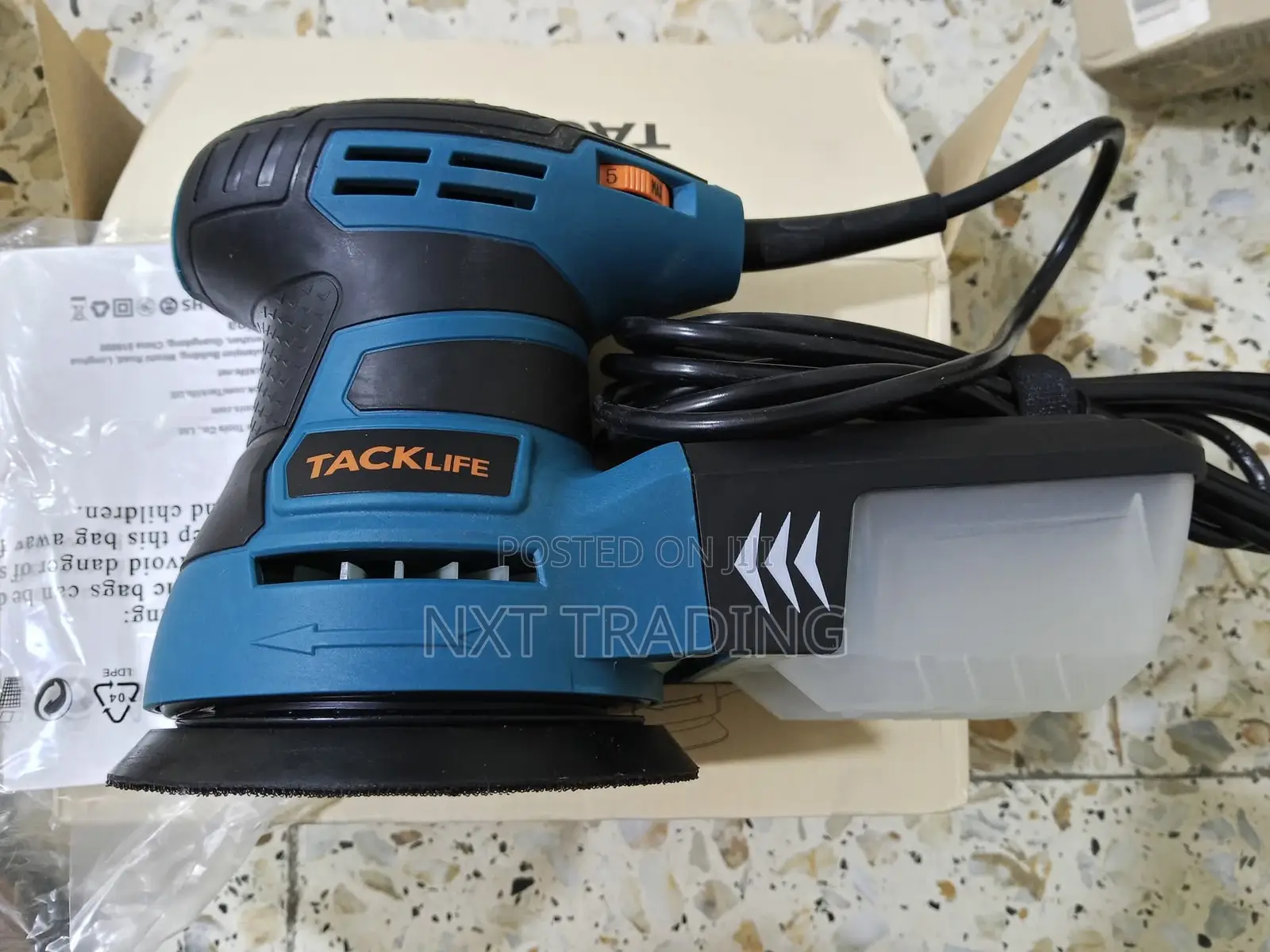 Tacklife 5-inch Random Orbit Sander (Prs01a) + 12pcs Sandpapers