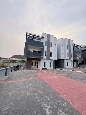 5bdrm Penthouse in Engr Lere Adigun Gra, Basorun for rent