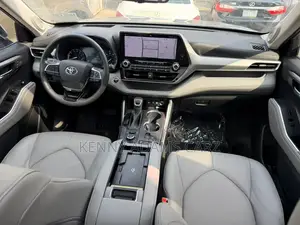 Toyota Highlander Platinum AWD 2020 Silver