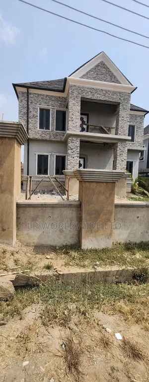 5bdrm Duplex in Lugbe District for sale