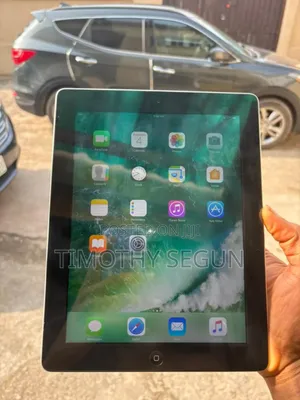Apple iPad Wi-Fi 4 GB White