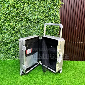 Premium Hard Shell Travel Box With Cup Holder Silver