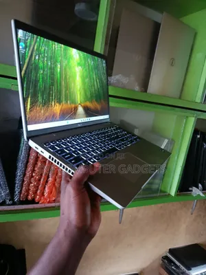 Laptop Dell Latitude 5520 16GB Intel Core i7 SSD 512GB