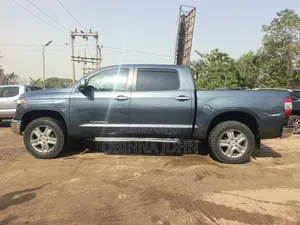 Toyota Tundra CrewMax 4x4 Limited 5.7L V8 FFV* 2013 Gray