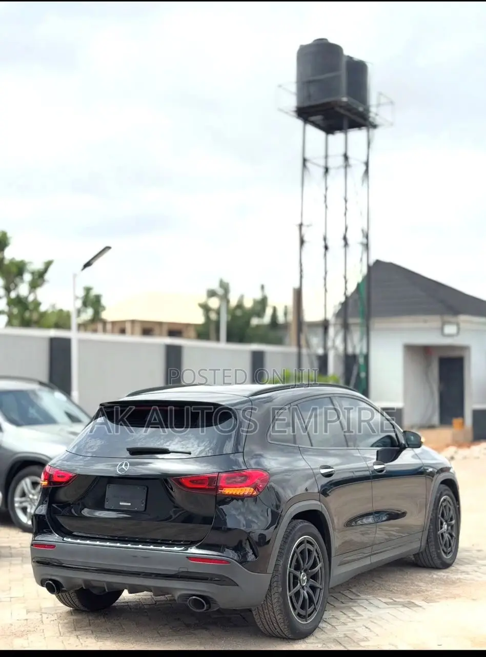 Mercedes-Benz GLA-Class 2022 Black