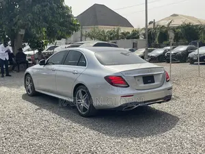 Mercedes-Benz E300 Base RWD Sedan (2.0L 4cyl 9A) 2017 Silver