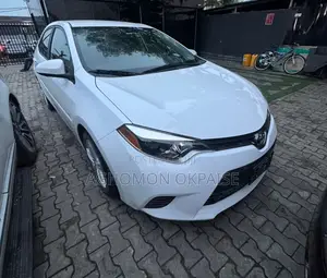 Toyota Corolla LE 4dr Sedan (1.8L 4cyl CVT) 2015 White