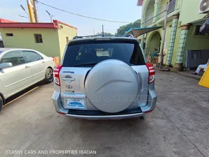 Toyota RAV4 3.5 2011 Silver