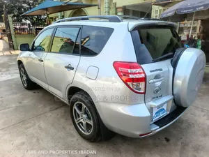 Toyota RAV4 3.5 2011 Silver