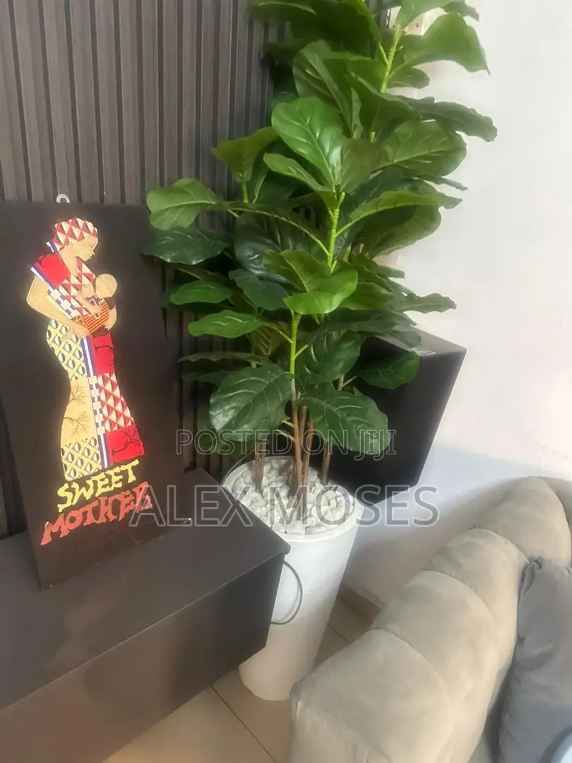 Luxury / Stylish Artificial Interior Flower and Pot.