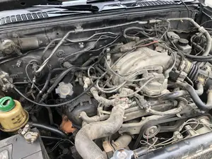 Nissan Frontier Automatic 2005 Brown