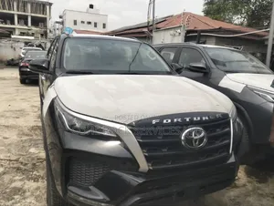Toyota Fortuner 2025 Black