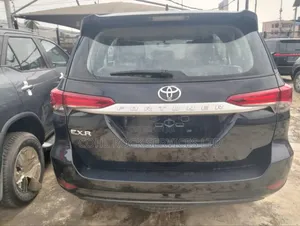 Toyota Fortuner 2025 Black