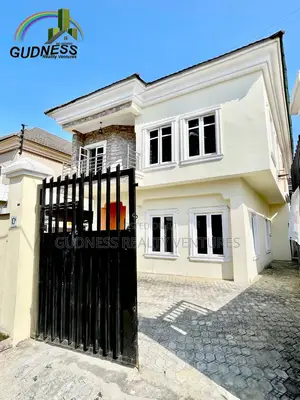 5bdrm Apartment in Ikota for rent