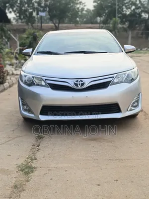 Toyota Camry LE 4dr Sedan (2.5L 4cyl 6A) 2013 Silver