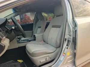 Toyota Camry LE 4dr Sedan (2.5L 4cyl 6A) 2013 Silver