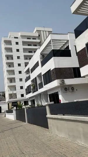 3bdrm Apartment in Along Banana Island for rent