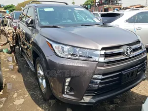 Toyota Highlander Limited Platinum 4dr SUV (3.5L 6cyl 6A) 2015 Gray