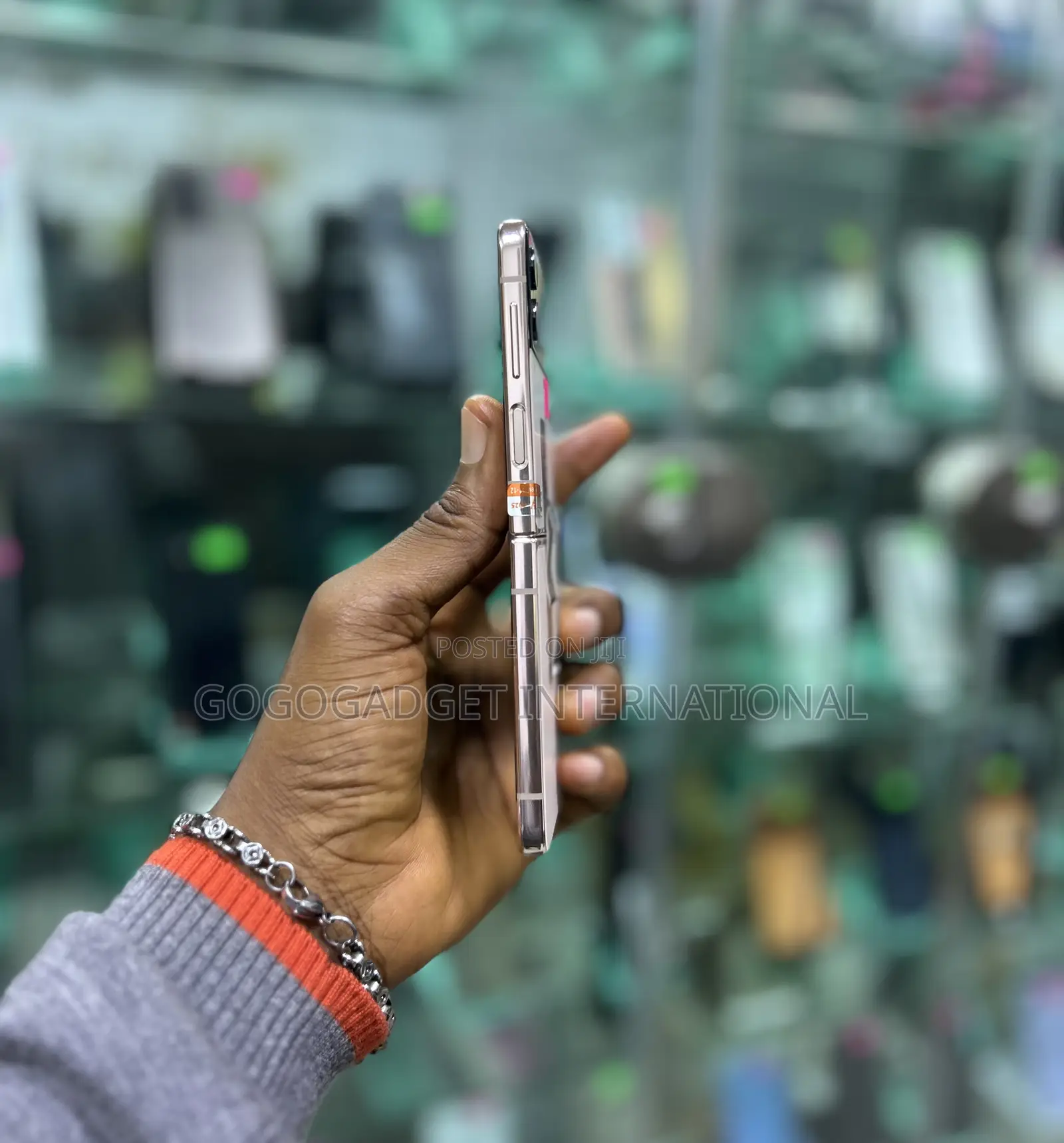 Samsung Galaxy Z Flip4 128 GB Gold