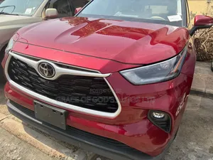 Toyota Highlander Limited 2021 Red