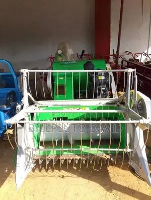 Mini Rice Combine Harvester, A Compact Agricultural Machine