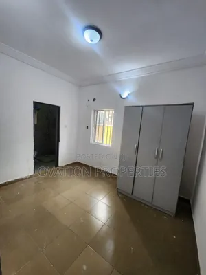 3bdrm Block of Flats in Randle Ave, Surulere for rent