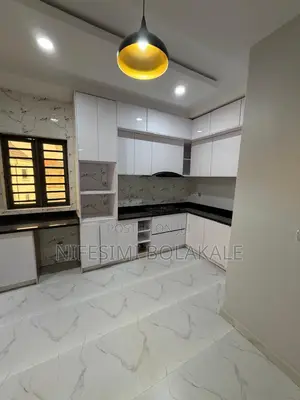 3bdrm Block of Flats in Kolapo Ishola Gra, for rent