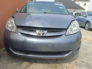 Toyota Sienna LE 7 Passenger 2010 Blue
