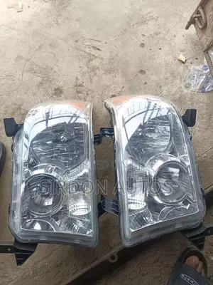 Headlamp Toyota Tundra/Sequoia 2008-2012