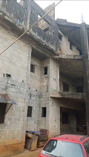 Uncompleted 40rooms Structure