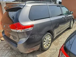 Toyota Sienna LE 7 Passenger 2011 Brown