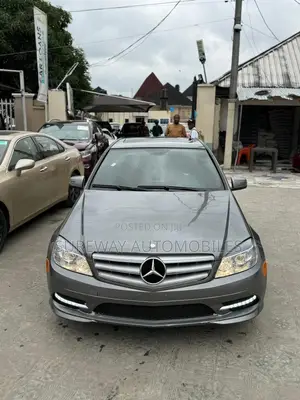 Mercedes-Benz C300 Sport 4Matic Sedan AWD (3.0L 6cyl 7A) 2011 Gray