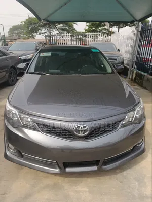 Toyota Camry SE 4dr Sedan (2.5L 4cyl 6A) 2014 Gray