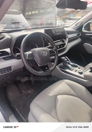 Toyota Highlander Platinum 2021 Silver