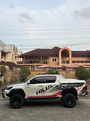 Toyota Hilux 2016 White