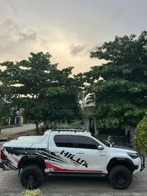 Toyota Hilux 2016 White