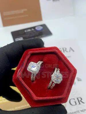 VVS Diamond Engagement Ring