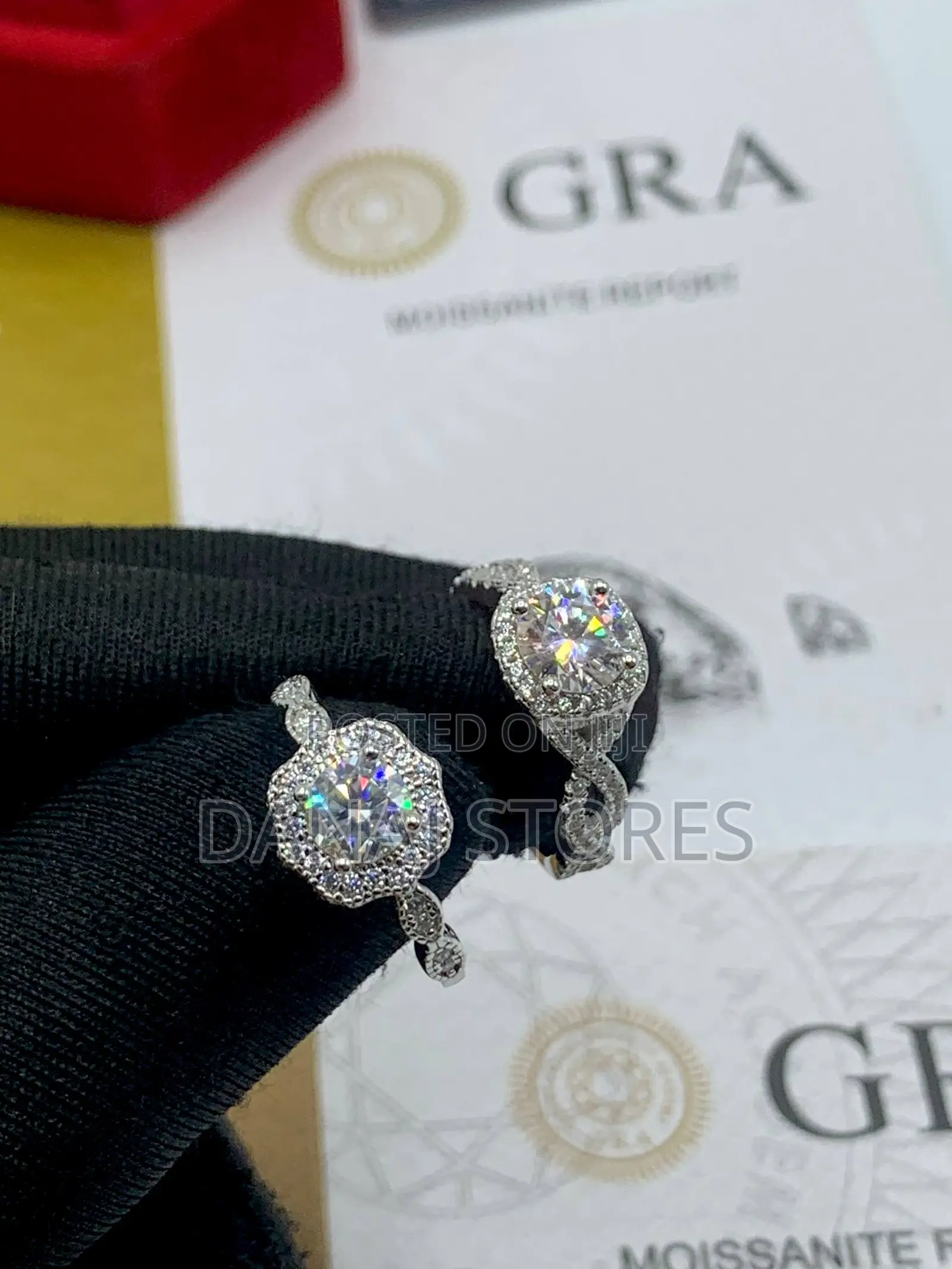 VVS Diamond Engagement Ring