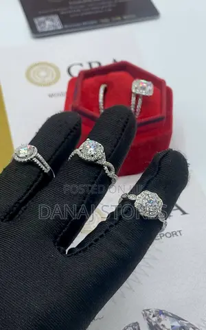 VVS Diamond Engagement Ring