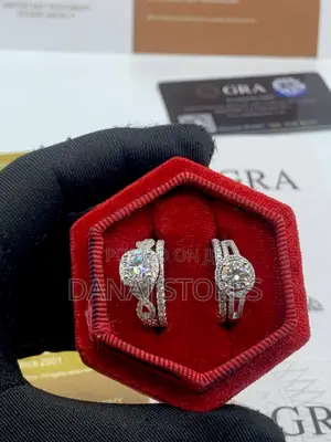 VVS Diamond Engagement Ring