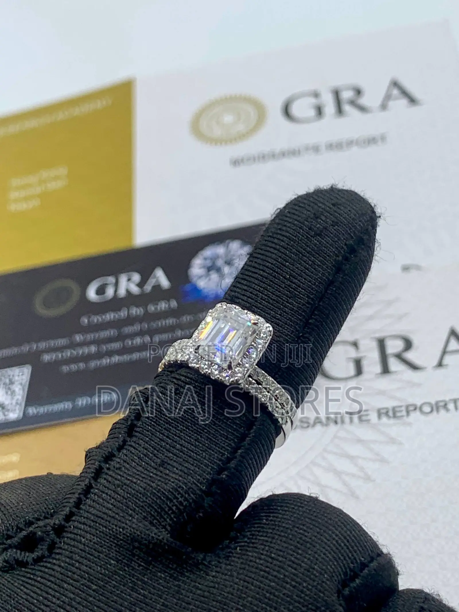 VVS Diamond Engagement Ring