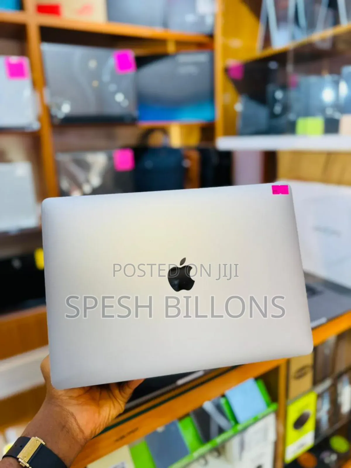 New Laptop Apple MacBook Pro 2020 16GB SSD 512GB