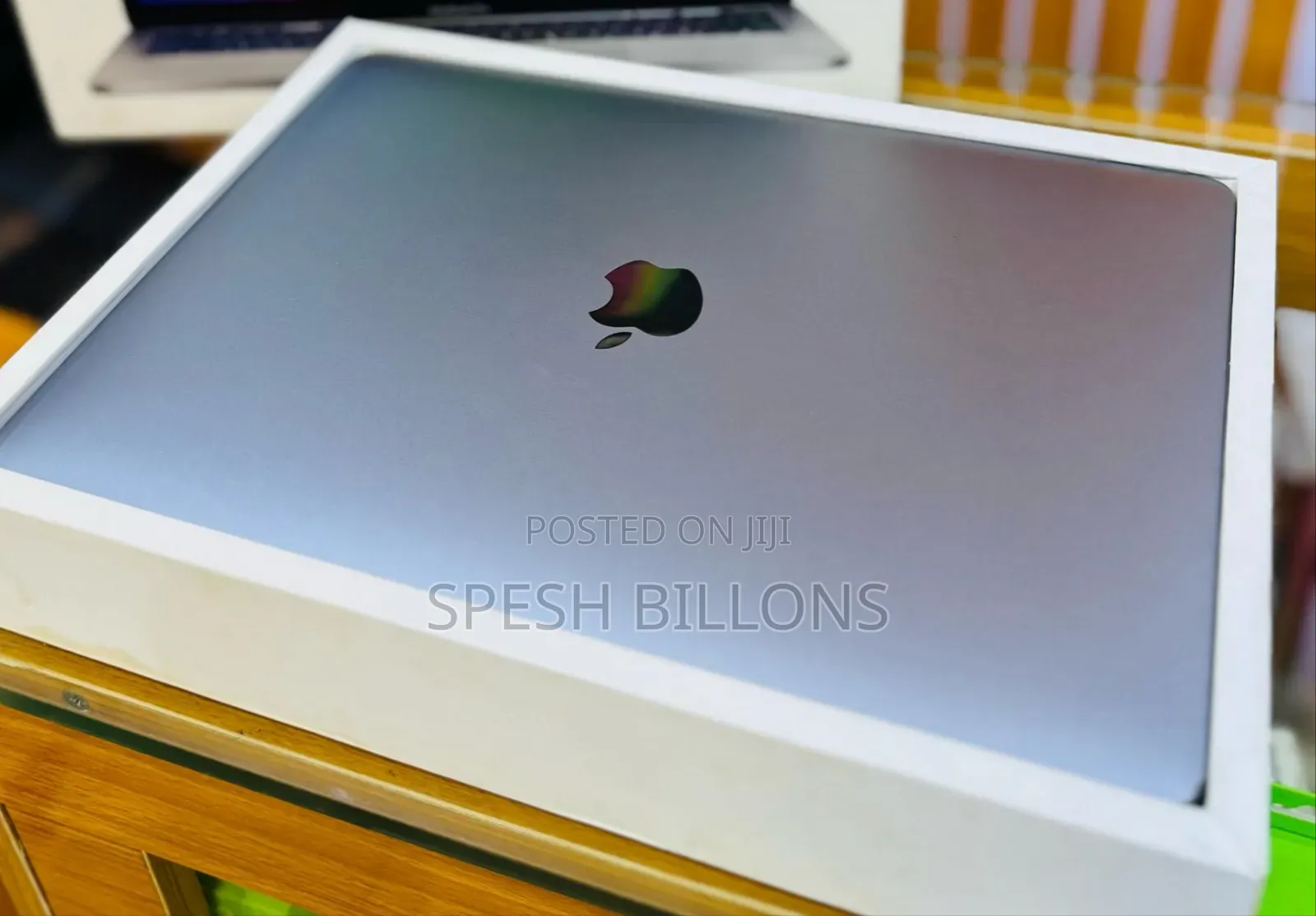 New Laptop Apple MacBook Pro 2020 16GB SSD 512GB